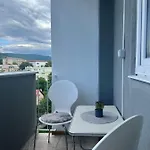アパート 2-bedroom With Balcony And Free Parking サラエヴォ