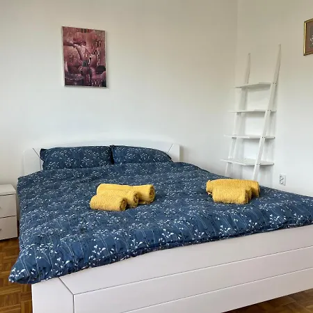 Apartment 2-bedroom With Balcony And Free Parking *