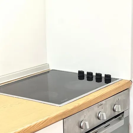 Lägenhet 2-bedroom With Balcony And Free Parking