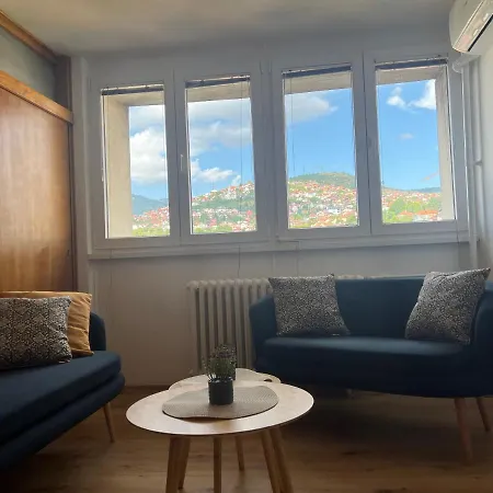 2-bedroom With Balcony And Free Parking *