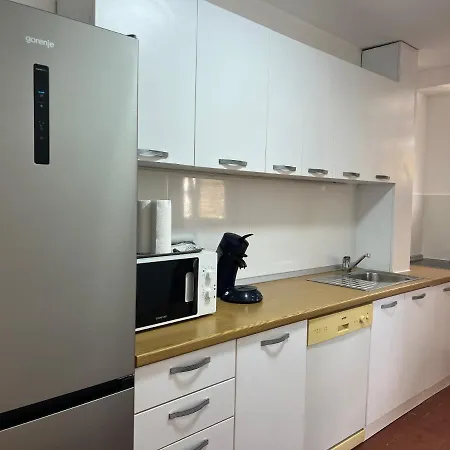 2-bedroom With Balcony And Free Parking