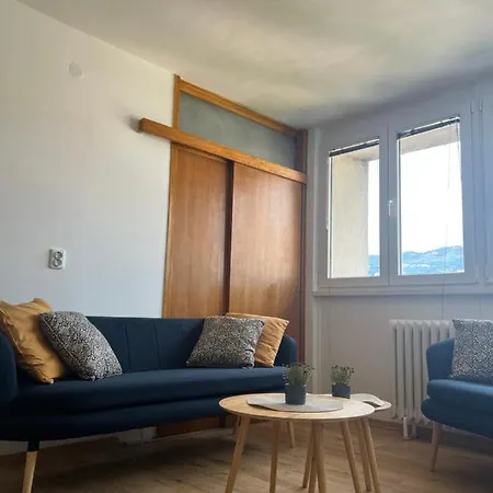 Apartment 2-bedroom With Balcony And Free Parking