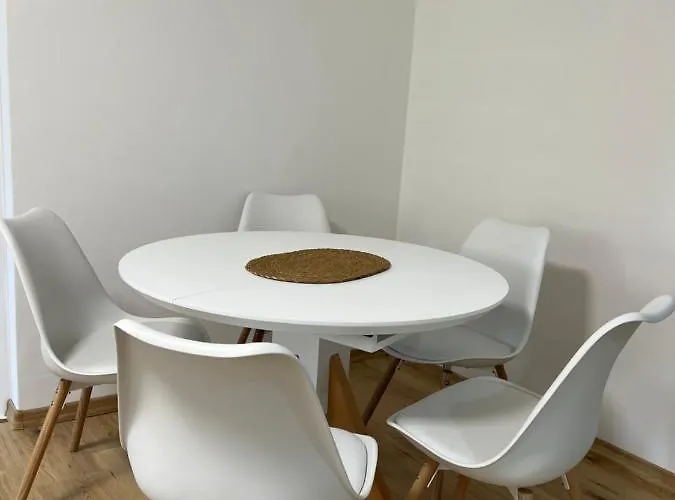 公寓 2-bedroom With Balcony And Free Parking