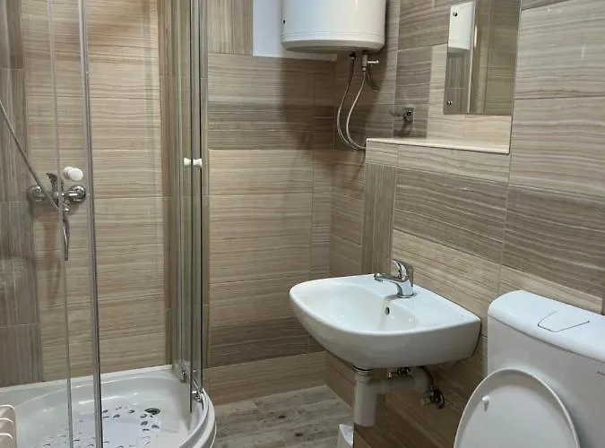 2-bedroom With Balcony And Free Parking * 塞拉耶佛