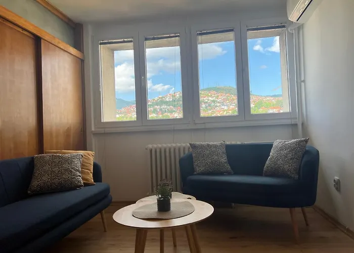 2-bedroom With Balcony And Free Parking *