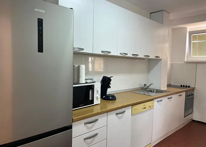 2-bedroom With Balcony And Free Parking