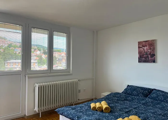 2-bedroom With Balcony And Free Parking * 塞拉耶佛